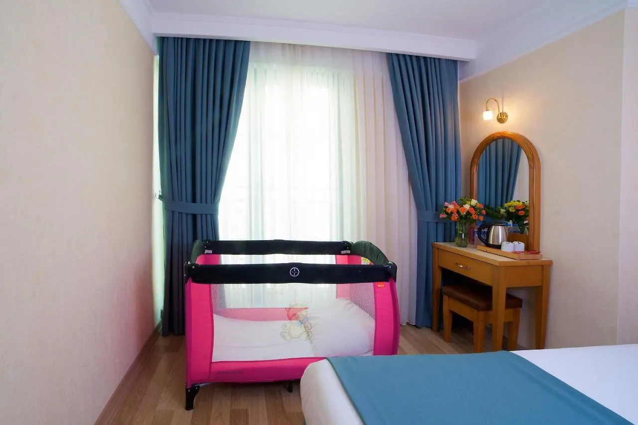 Zagreb Hotel Istanbul 4*,